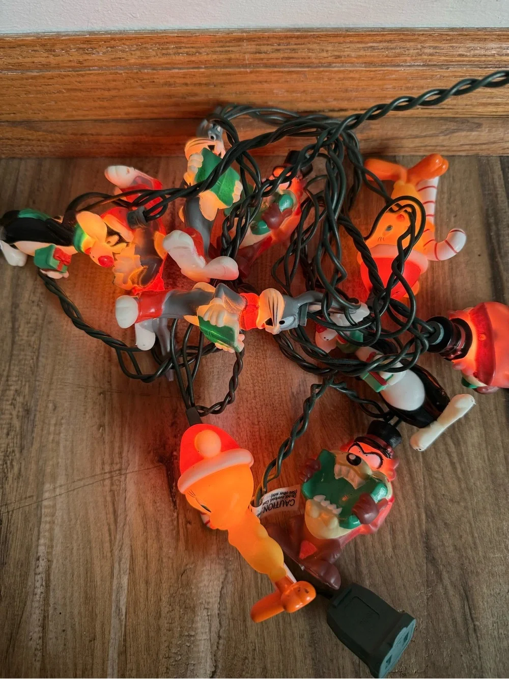 Nostalgic Looney Tunes Christmas Character String Lights Bugs Tweety Taz